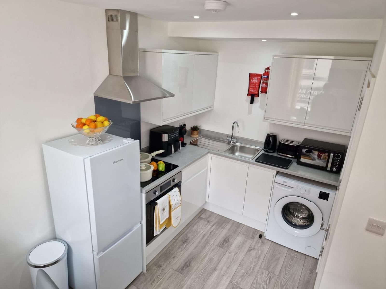 12 B Market Street Watford  Extérieur photo
